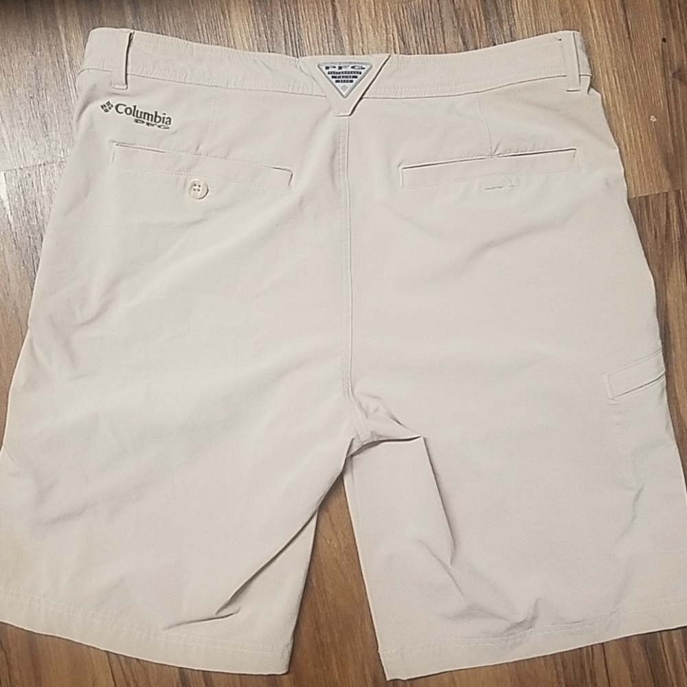 Columbia PFG Shorts Size (36W 10L)